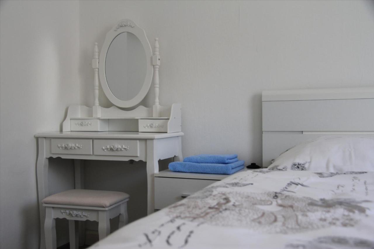 Geraeumige 4 Zimmer Wohnung An Den Kaiserthermen Трір Екстер'єр фото