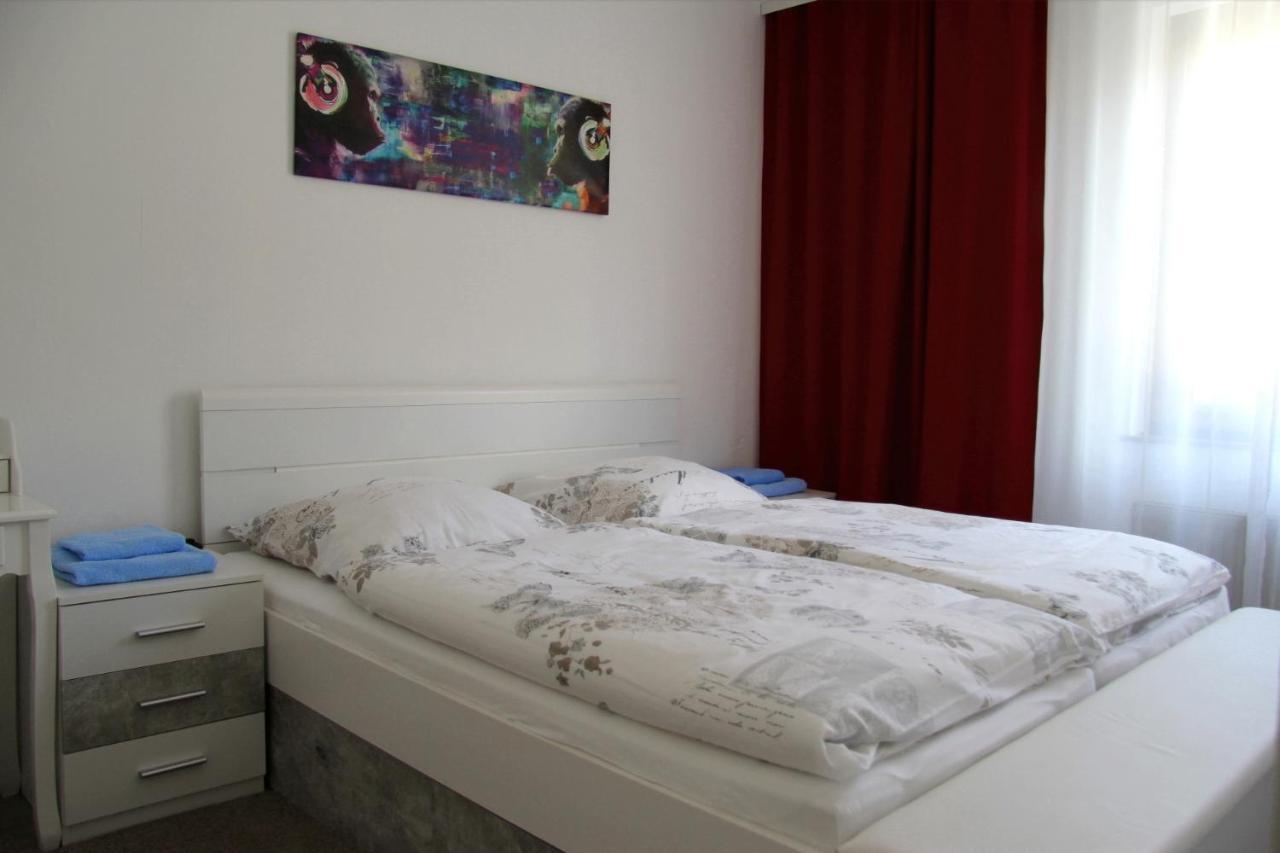 Geraeumige 4 Zimmer Wohnung An Den Kaiserthermen Трір Екстер'єр фото