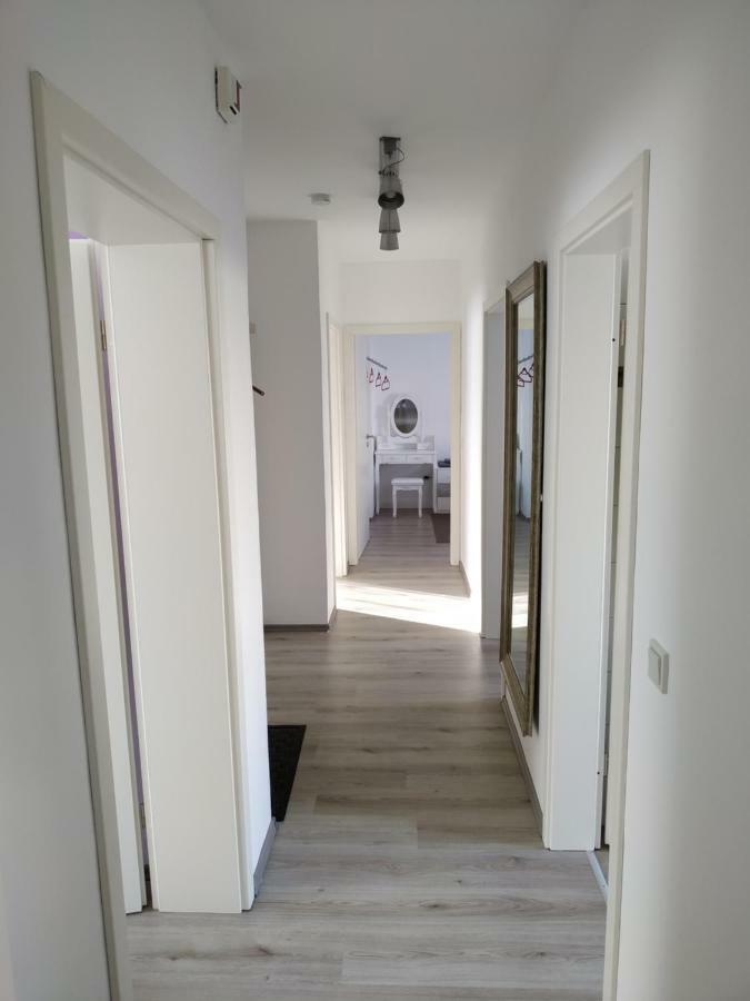 Geraeumige 4 Zimmer Wohnung An Den Kaiserthermen Трір Екстер'єр фото